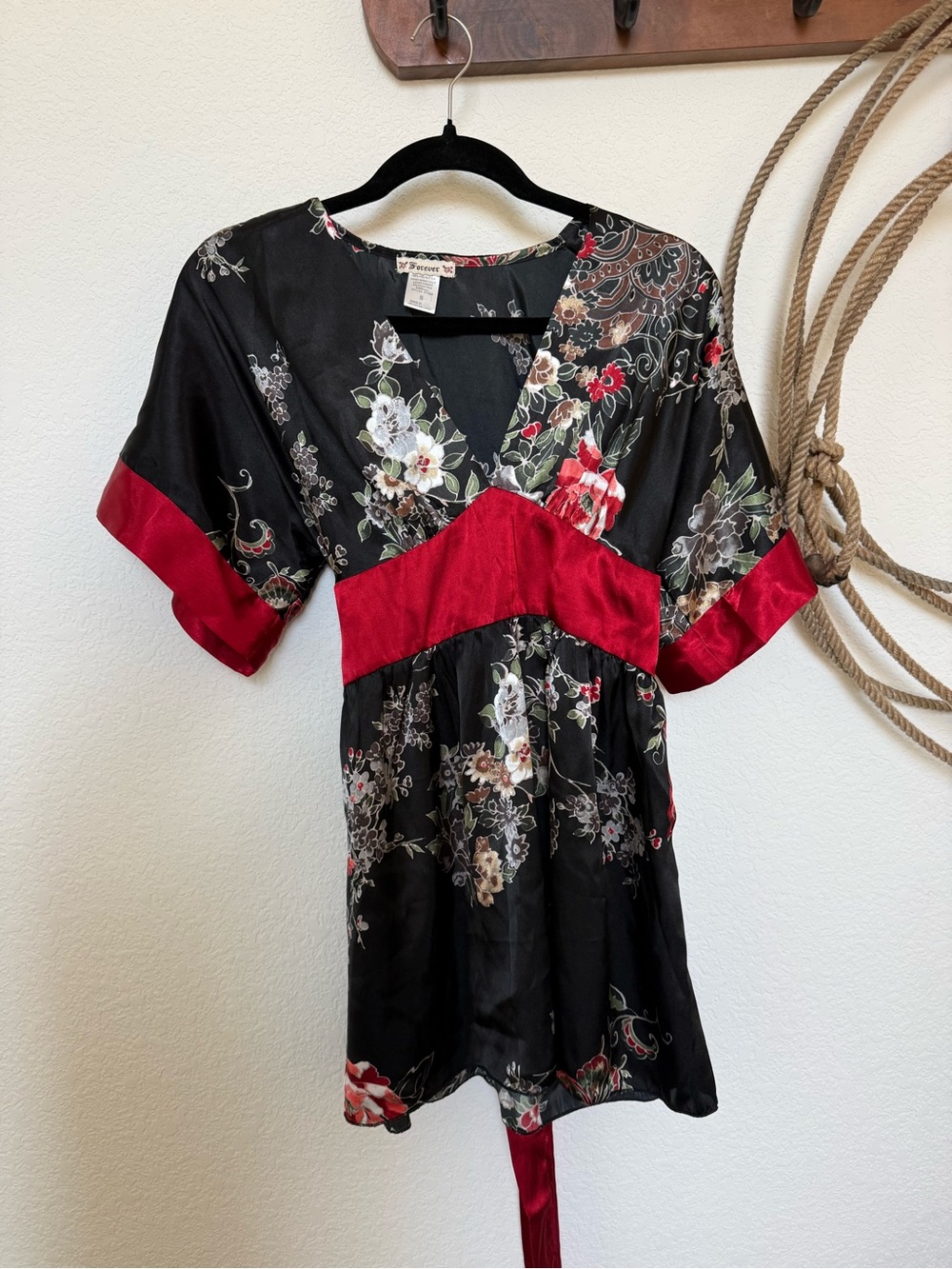 Vintage 2000s Forever 21 Silky Floral Kimono Babydoll Top 🥀✨ Size S